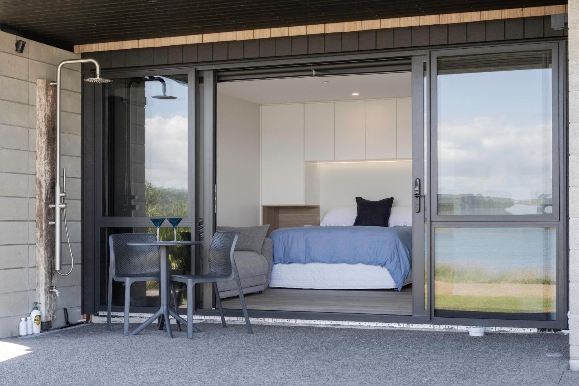 Pukehina Estuary Sunset Views Townhouse & Studio ภายนอก รูปภาพ