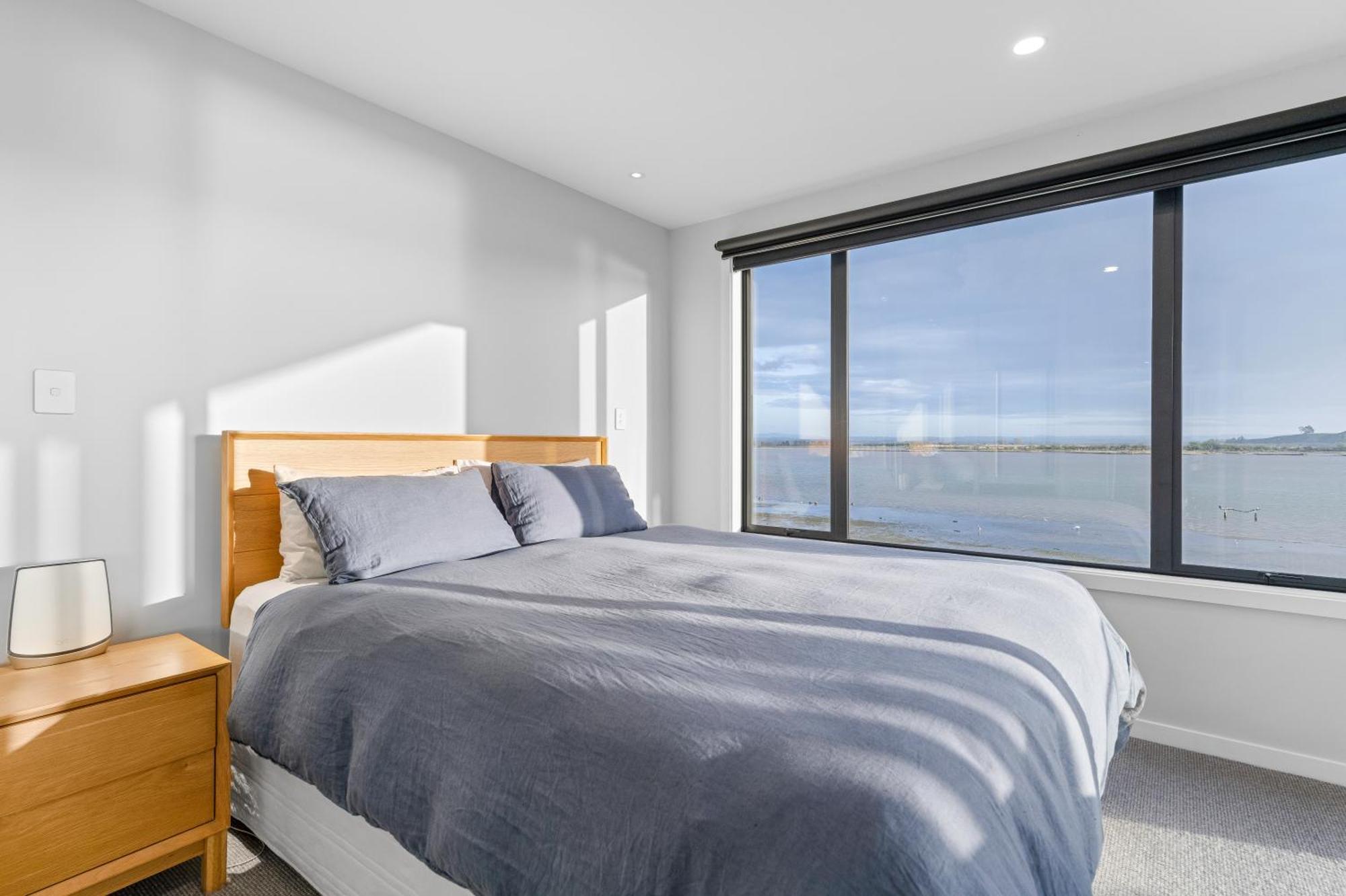 Pukehina Estuary Sunset Views Townhouse & Studio ภายนอก รูปภาพ